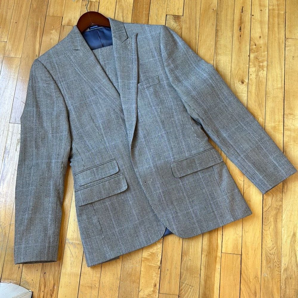 Stafford Men’s Wool Suit